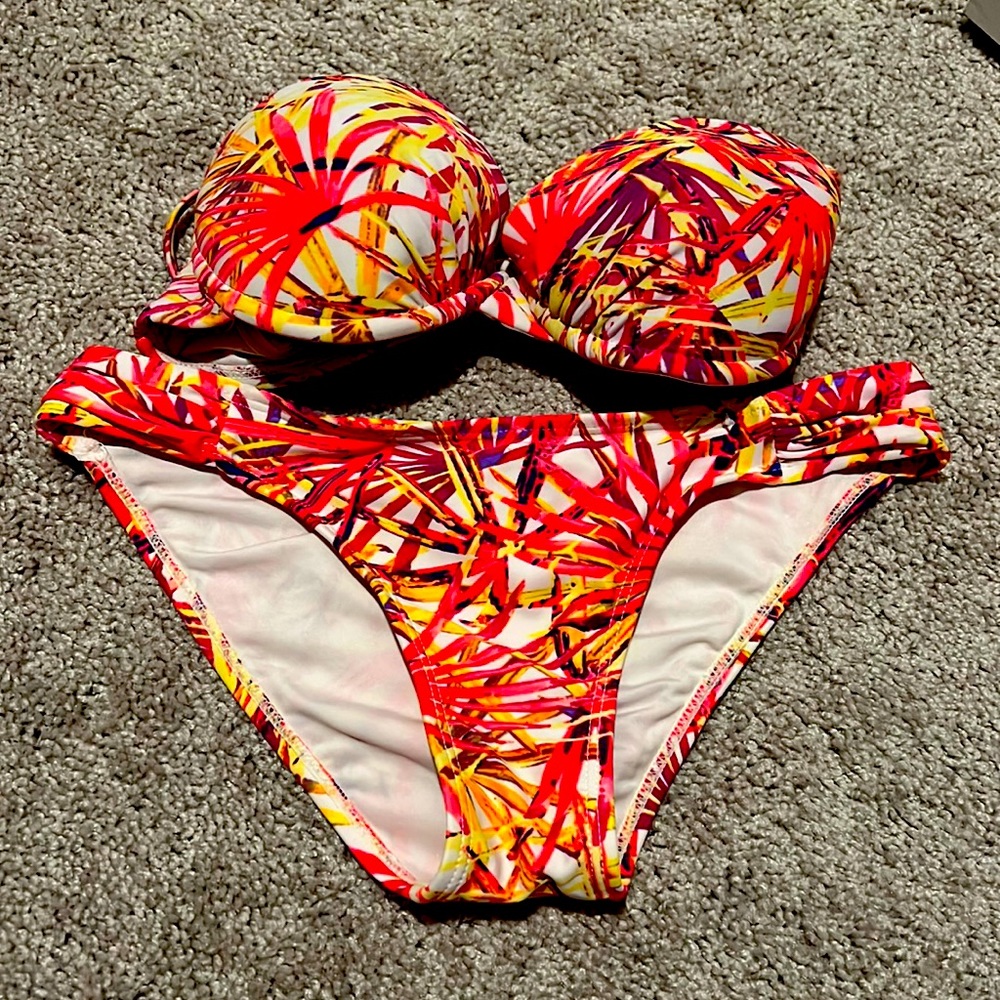 Forever 21 bikini set.